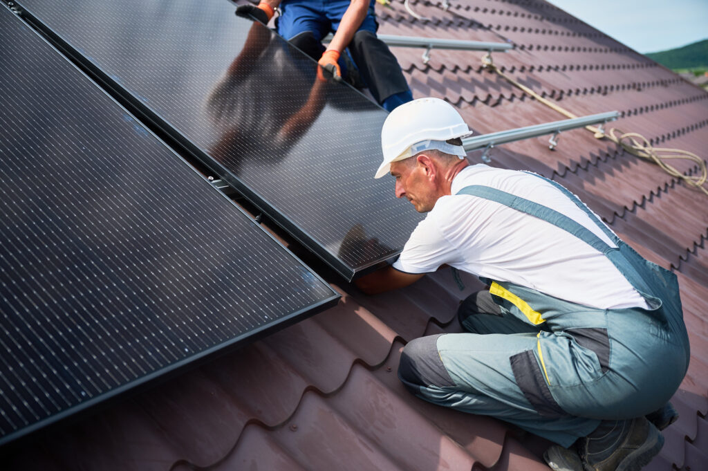 Bad roof conditions after a faulty installation, leading homeowners to call Solar Cancellation Resource Center for help.